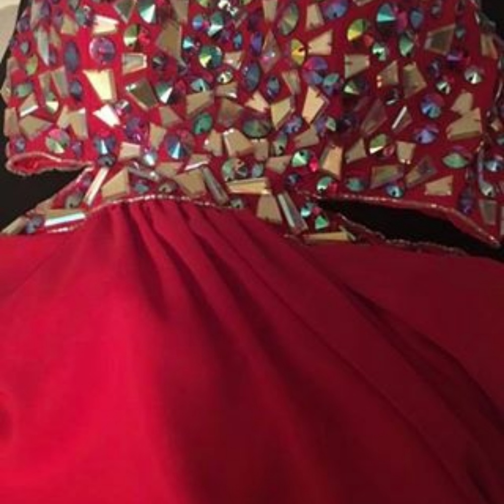 Red custom made Prom Dress, Night out, Party Open Back& Sides Sz 4 - Picture 11 of 15